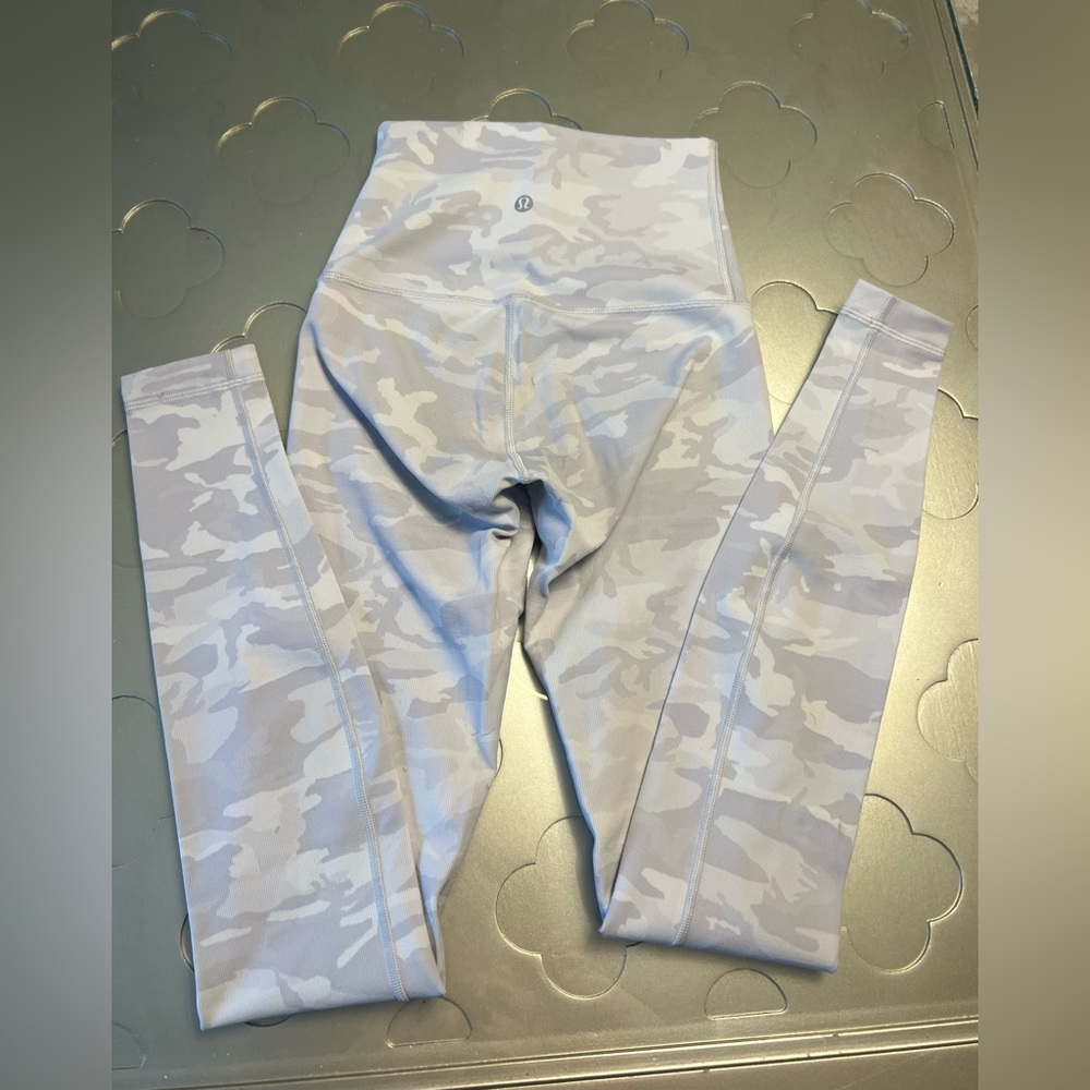 Lululemon Wunder under 28